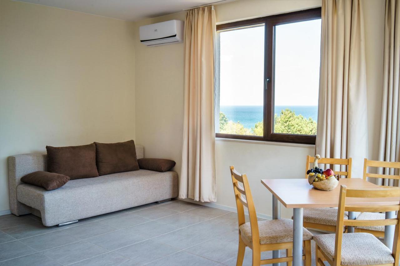 Moreto Seaside מלון דירות אובזור